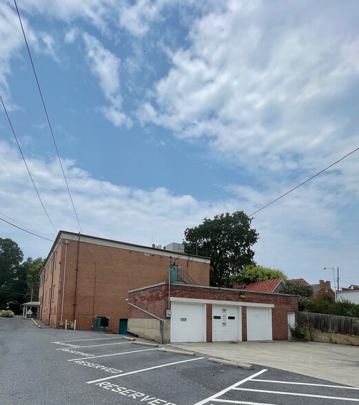 12 N Washington St, Winchester, VA for lease - Building Photo - Image 2 of 15