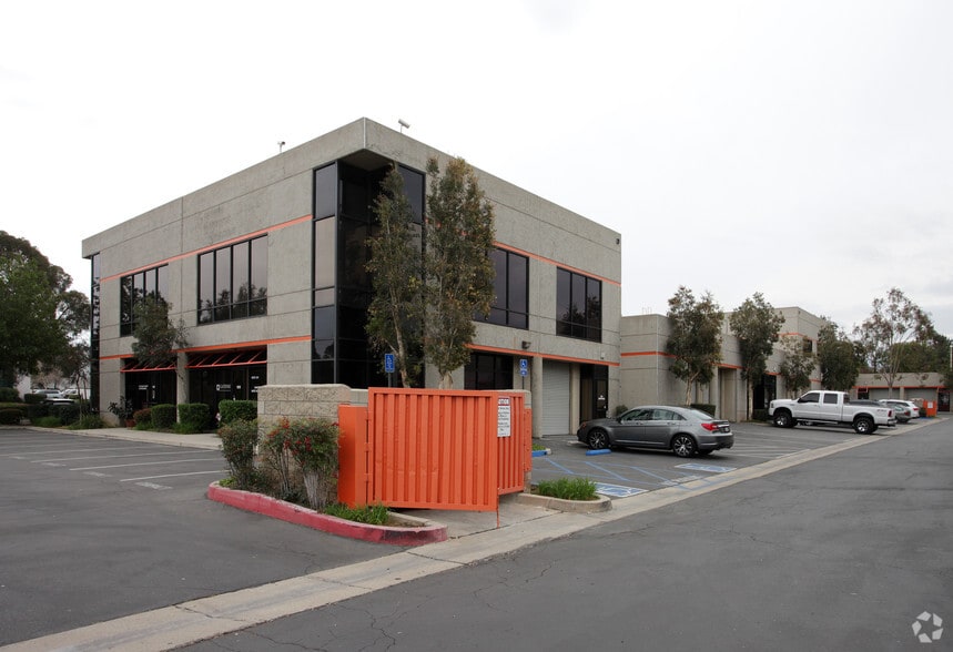 1750 California Ave, Corona, CA for lease - Building Photo - Image 3 of 22