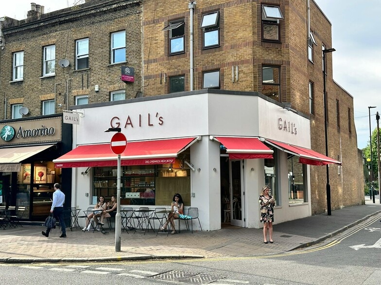 290 Chiswick High Rd, London for lease - Building Photo - Image 3 of 4