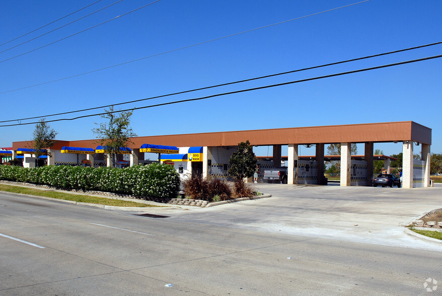 7705 Spencer Hwy, Pasadena, TX for sale - Primary Photo - Image 1 of 1