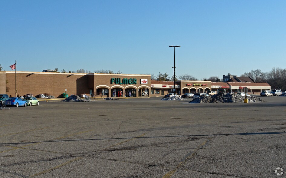 138-176 Xenia Towne Sq, Xenia, OH for sale - Primary Photo - Image 1 of 1