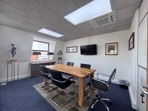 113 Winchester Rd, Eastleigh for lease Interior Photo- Image 2 of 5