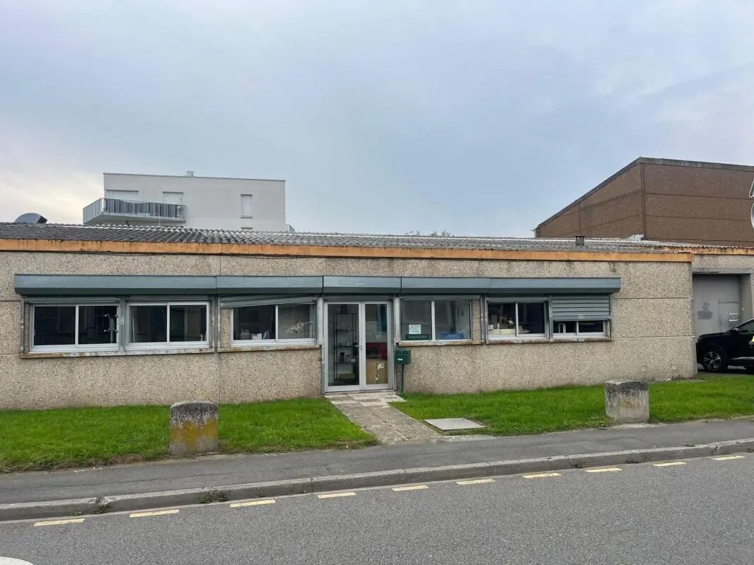 Industrial in Marquette-lez-Lille for sale Building Photo- Image 1 of 2