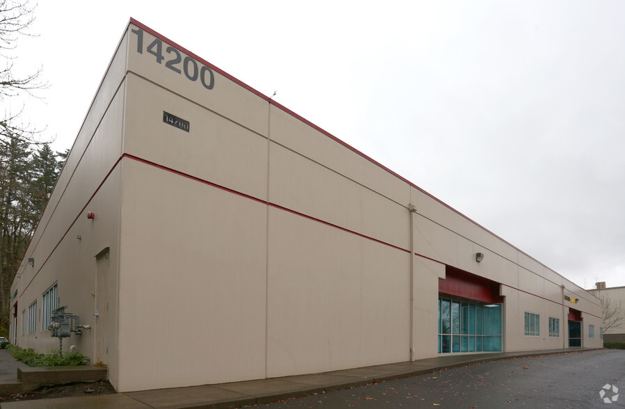 14200 SE 98th Ct, Clackamas, OR for lease - Building Photo - Image 3 of 22