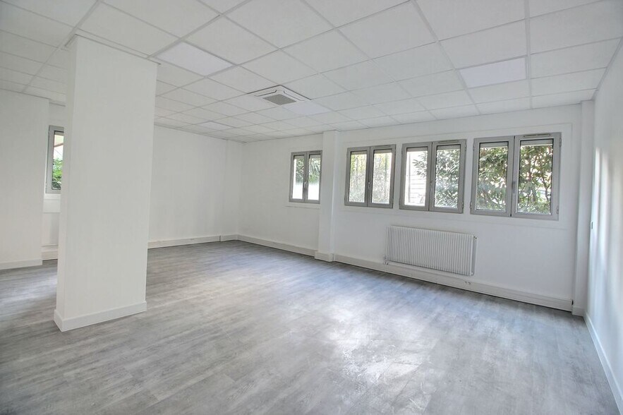 46 Rue Duhesme, Paris for lease - Building Photo - Image 2 of 17