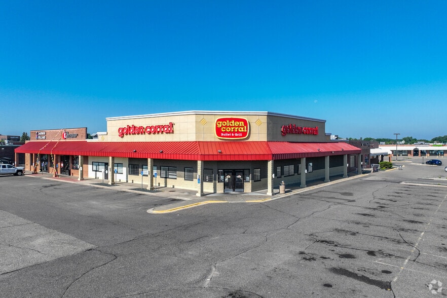 13541-13579 Grove Dr, Maple Grove, MN for lease - Building Photo - Image 2 of 27