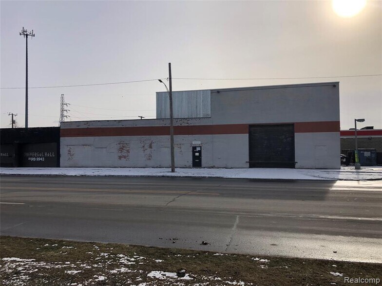 19661 Schoolcraft, Detroit, MI 48223