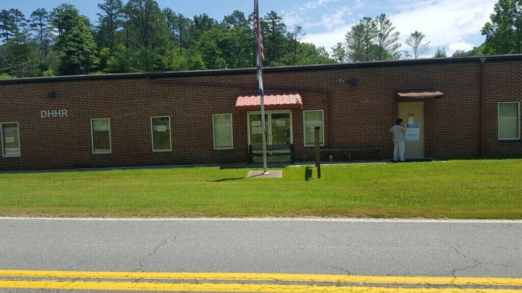 26452 E Lynn Rd, Wayne, WV for sale Primary Photo- Image 1 of 1