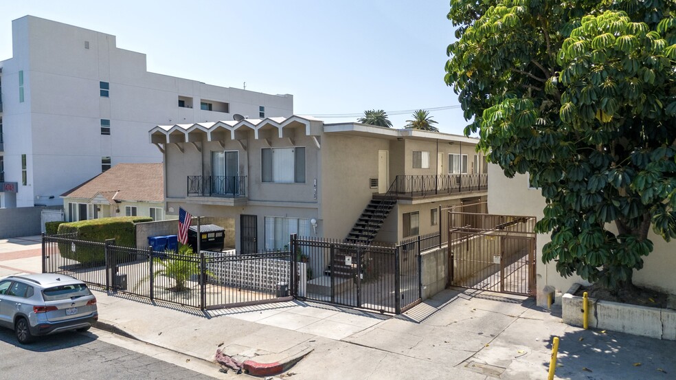 14758 Victory Blvd, Van Nuys, CA for sale - Building Photo - Image 2 of 14