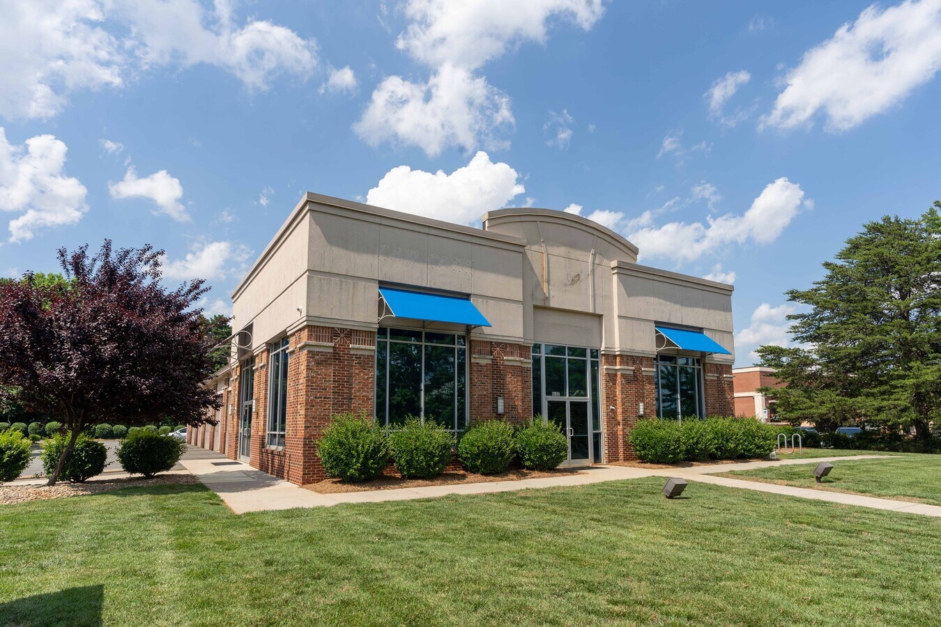 5617 Albemarle Rd, Charlotte, NC 28212