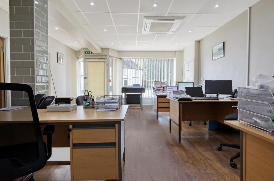 6 The Green, Chelmsford for sale - Interior Photo - Image 2 of 8