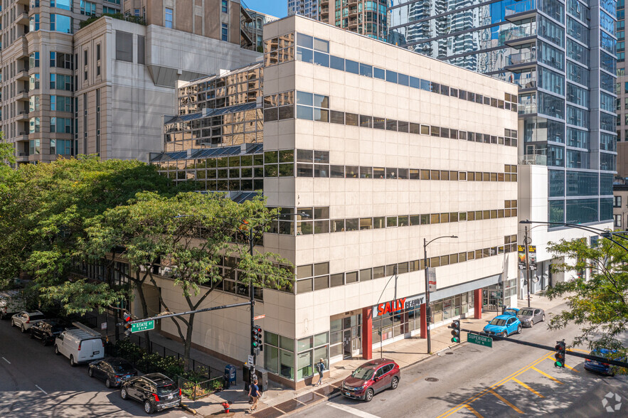 1 E Superior St, Chicago, IL for lease - Building Photo - Image 2 of 4