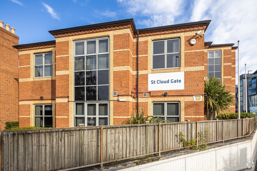 St Cloud Way, Maidenhead, SL6 8XD St Cloud Gate