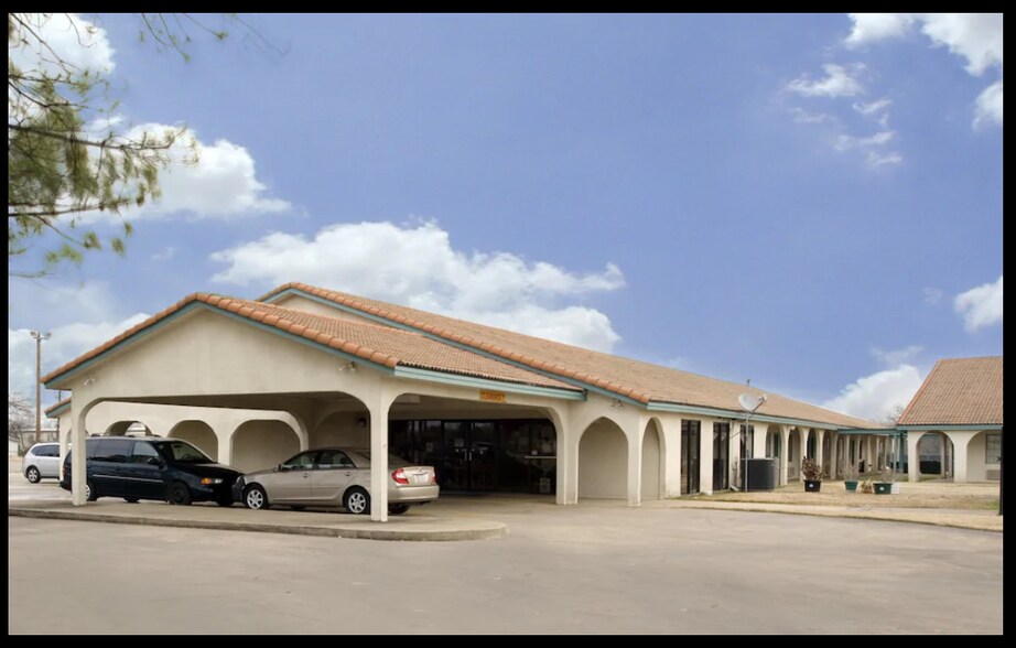 1515 Old Ector Rd, Bonham, TX for sale - Primary Photo - Image 1 of 1