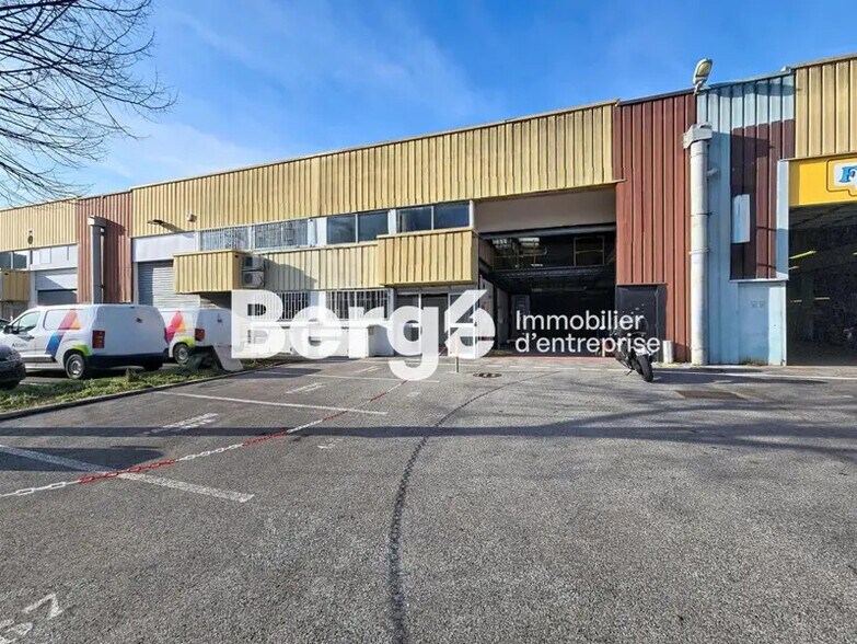 Industrial in Mandelieu-la-Napoule for lease - Building Photo - Image 2 of 12