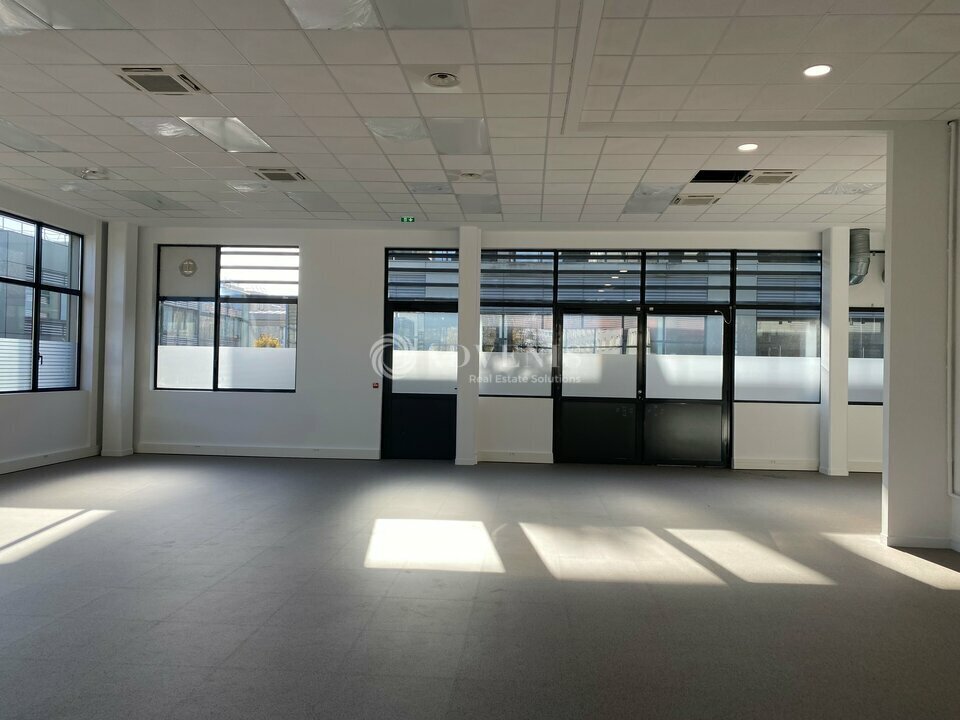 Flex in Bagneux for lease Interior Photo- Image 1 of 10