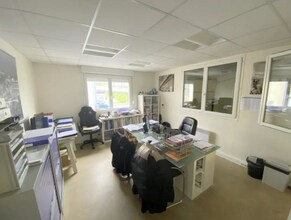 68 Rue Croix De L'Orme, Morainvilliers for lease Interior Photo- Image 2 of 9