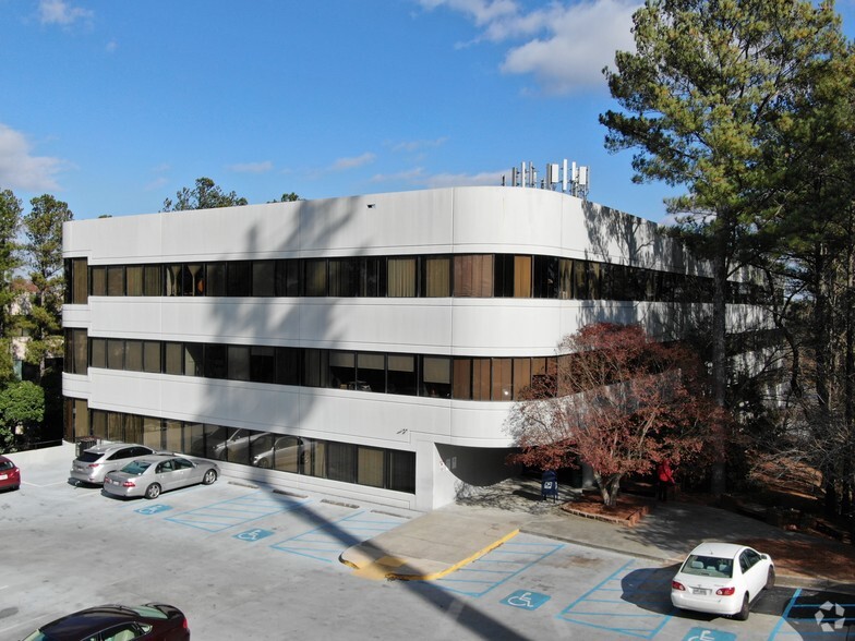 2296 Henderson Mill Rd NE, Atlanta, GA for lease - Primary Photo - Image 1 of 6