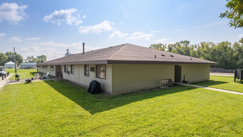 23 Neptune St N, Cosmos, MN for sale - Building Photo - Image 3 of 39