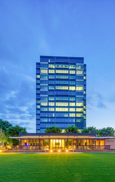 1001 Summit Blvd, Atlanta, GA for lease - Building Photo - Image 3 of 6