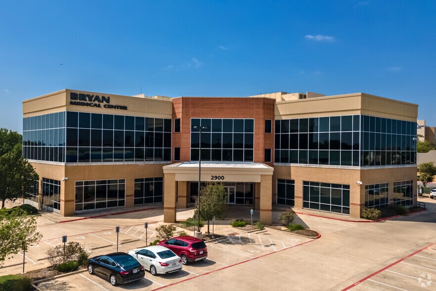 2900 E 29th St, Bryan, TX for sale - Primary Photo - Image 1 of 1