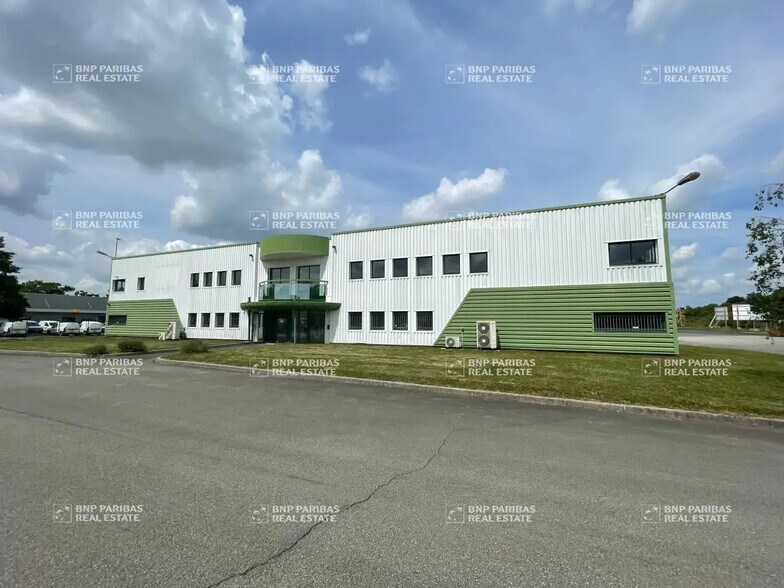 Flex in Bruz for lease - Building Photo - Image 1 of 9
