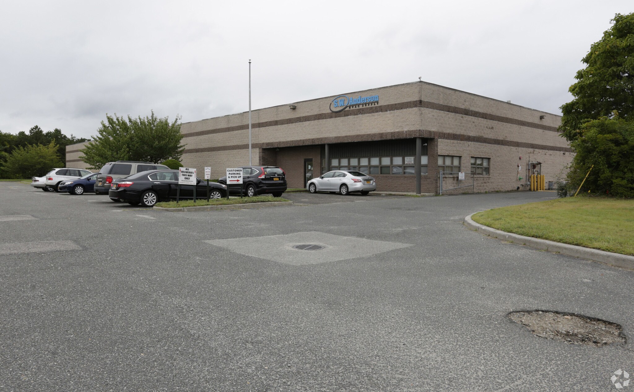 50 Haynes Ct, Ronkonkoma, NY for sale Primary Photo- Image 1 of 1