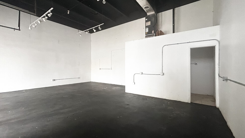 7101 N Miami Ave, Miami, FL for lease - Building Photo - Image 3 of 8