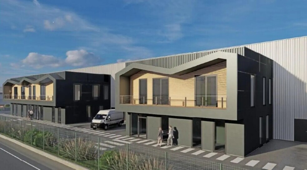 Flex in Porcheville for sale - Building Photo - Image 1 of 5