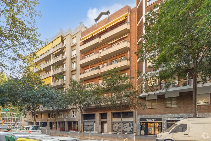 Retail in Barcelona, Barcelona for lease - Primary Photo - Image 1 of 2