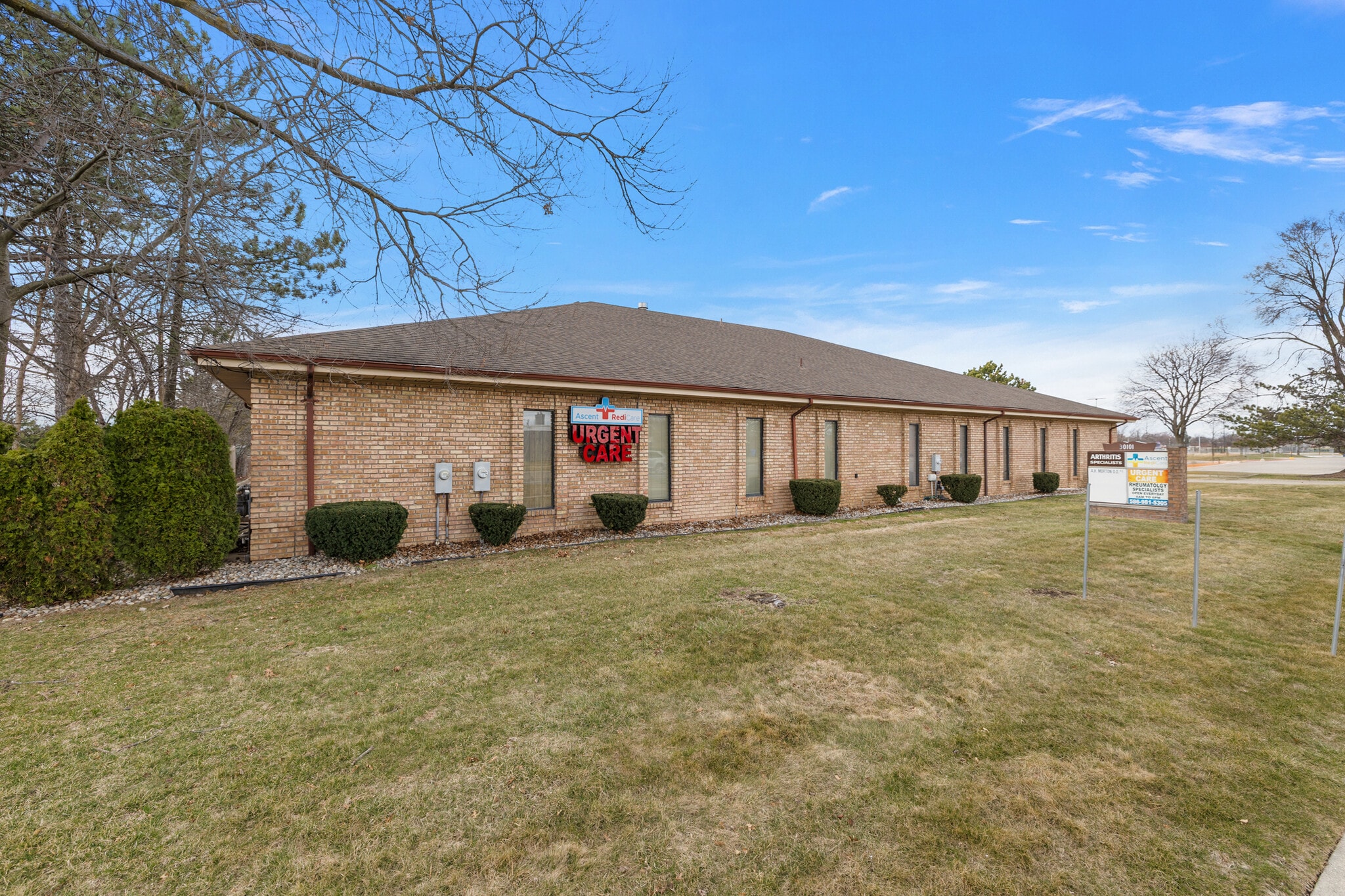 30101 Hoover Rd, Warren, MI for lease Building Photo- Image 1 of 5