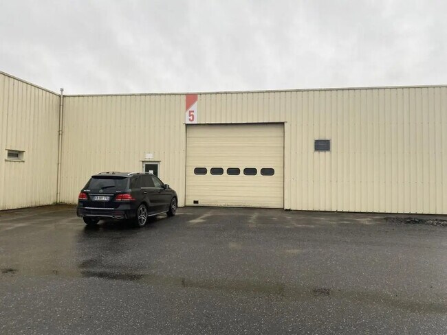Location Local d'activités 2 400 m²