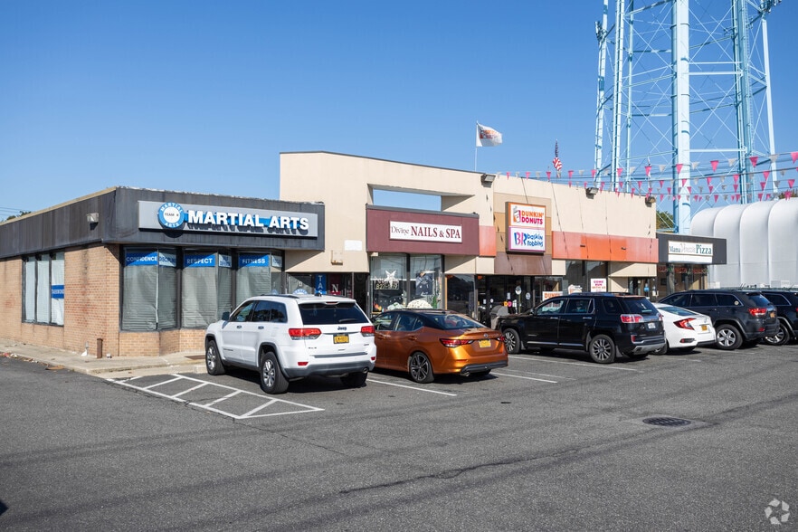 420 Newbridge Rd, Hicksville, NY for sale - Primary Photo - Image 1 of 1
