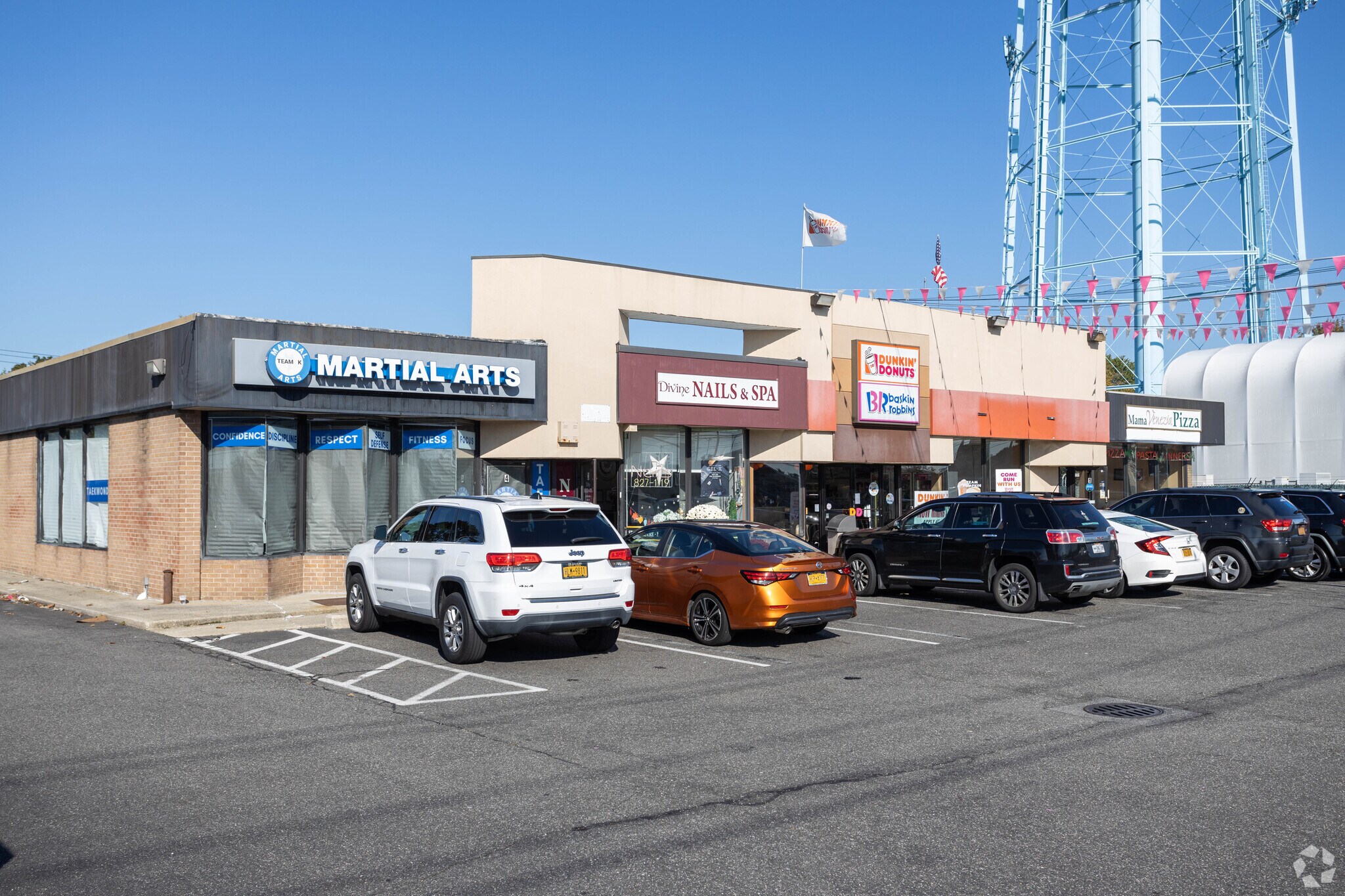 420 Newbridge Rd, Hicksville, NY for sale Primary Photo- Image 1 of 1