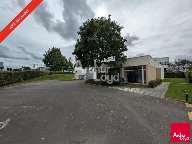Flex in Pacé for lease - Building Photo - Image 1 of 8