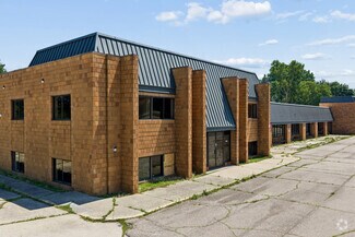 Clinton Commons Shopping Center - Retail Space