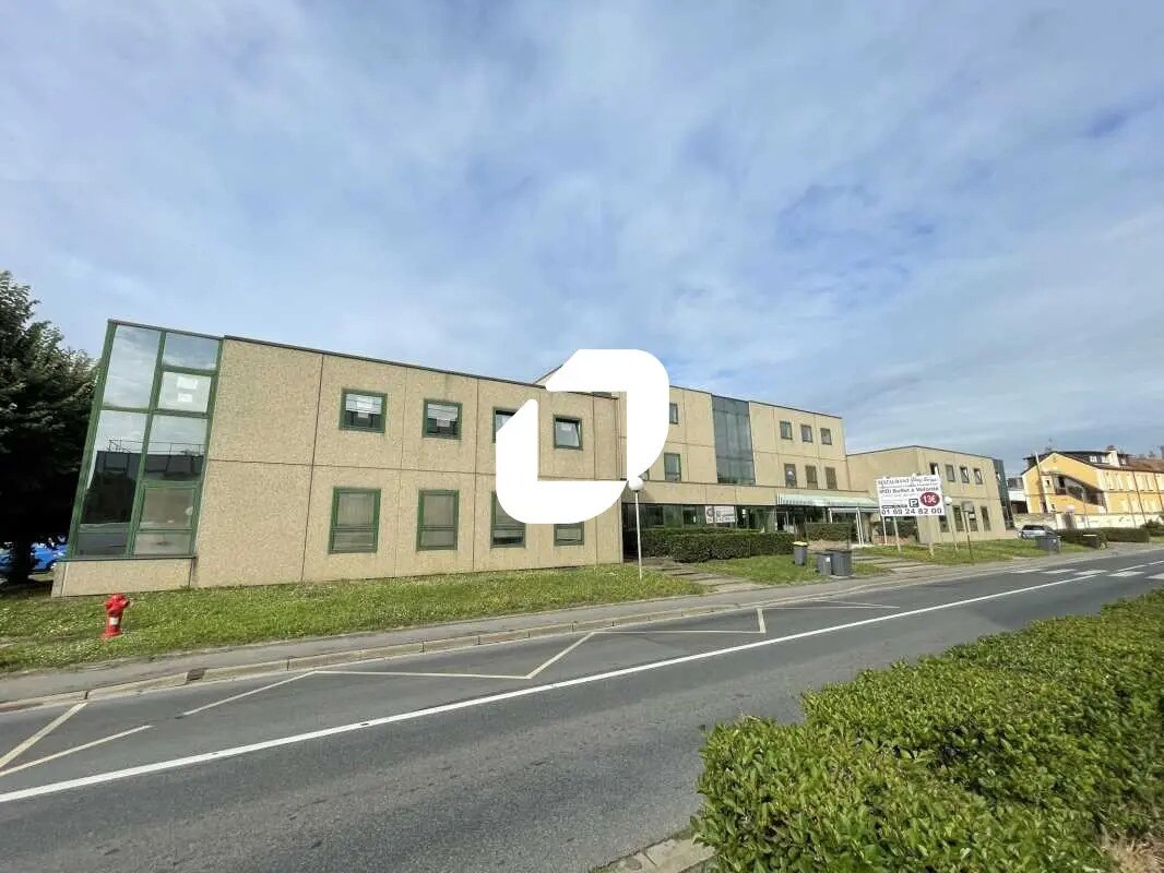 Office in Viry-Châtillon for lease Building Photo- Image 1 of 10