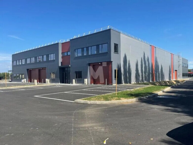 Flex in Brétigny-sur-Orge for lease - Building Photo - Image 3 of 9
