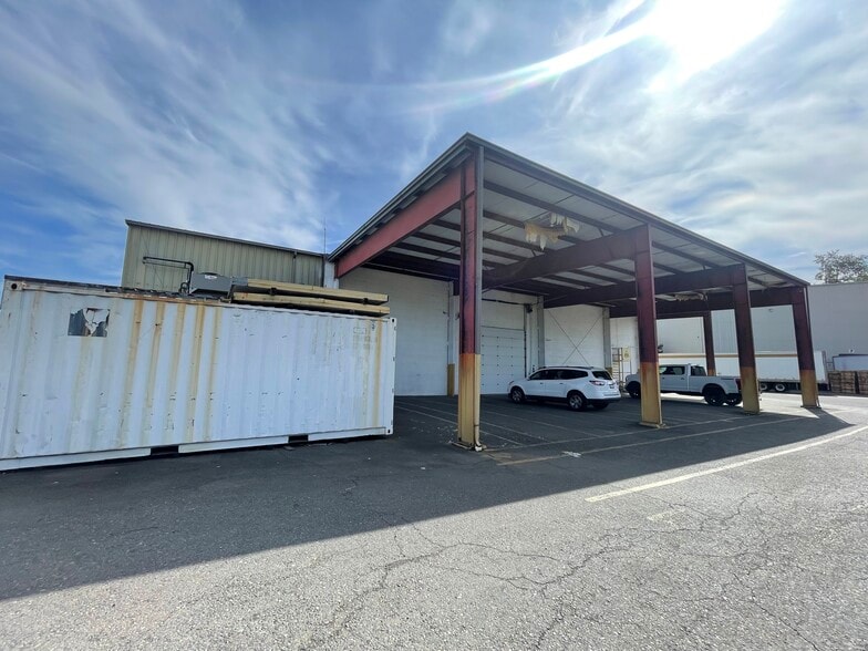 1400 Salem Industrial Dr NE, Salem, OR for sale - Building Photo - Image 1 of 7