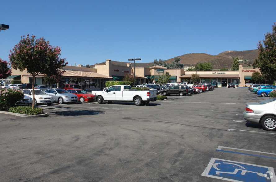 2835-2897 E Thousand Oaks Blvd, Thousand Oaks, CA for lease - Building Photo - Image 2 of 4