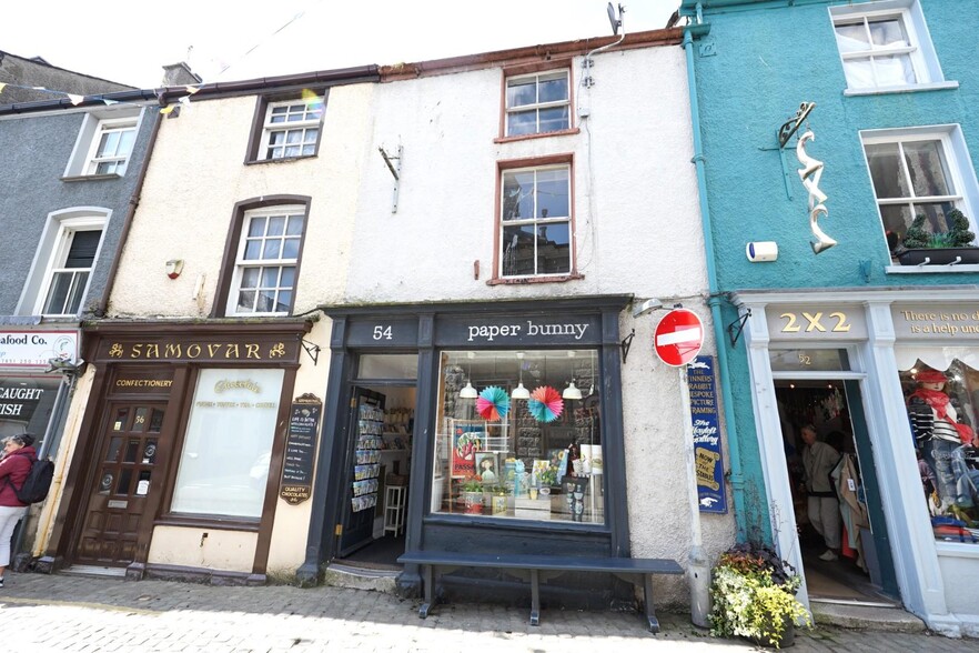 54 Market St, Ulverston for sale - Primary Photo - Image 1 of 4