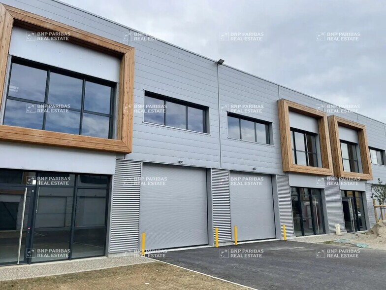 Flex in Toulouse for lease - Building Photo - Image 1 of 19
