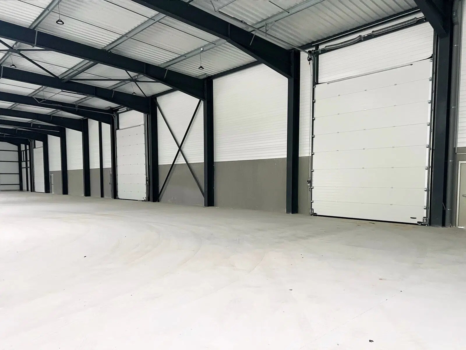 Office in Beauvais for lease Interior Photo- Image 1 of 9