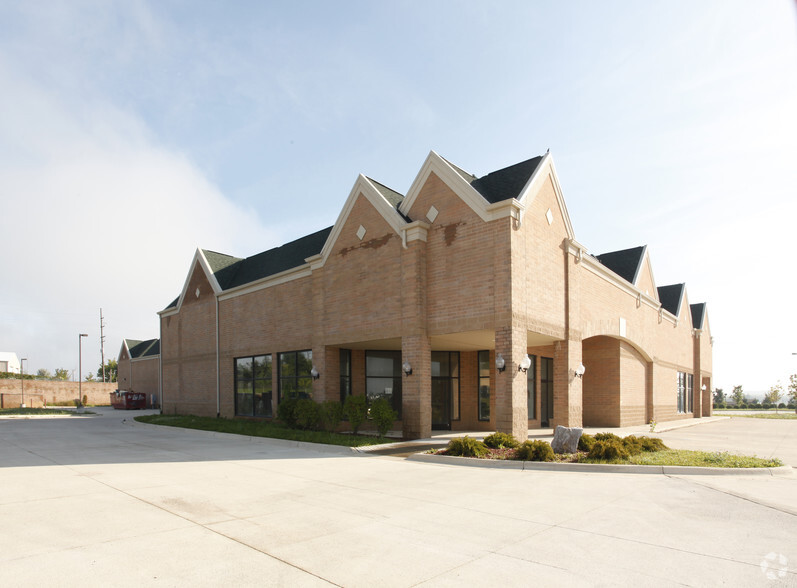 30515-30821 Milford Rd, New Hudson, MI for lease - Building Photo - Image 1 of 4