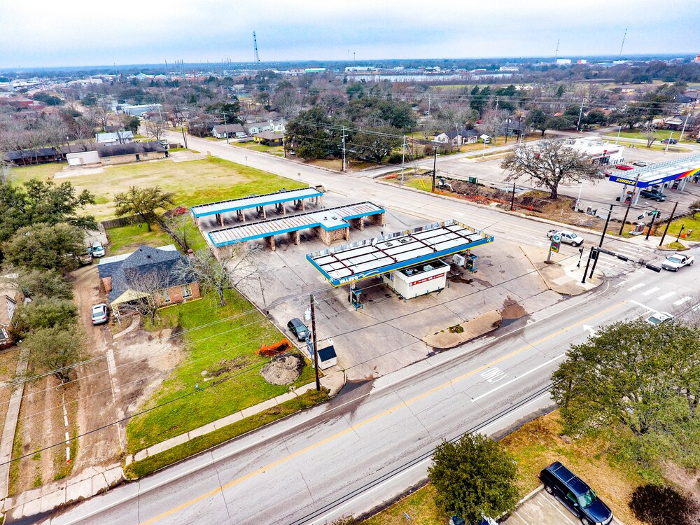 2100 S College Ave, Bryan, TX 77801 Chevron