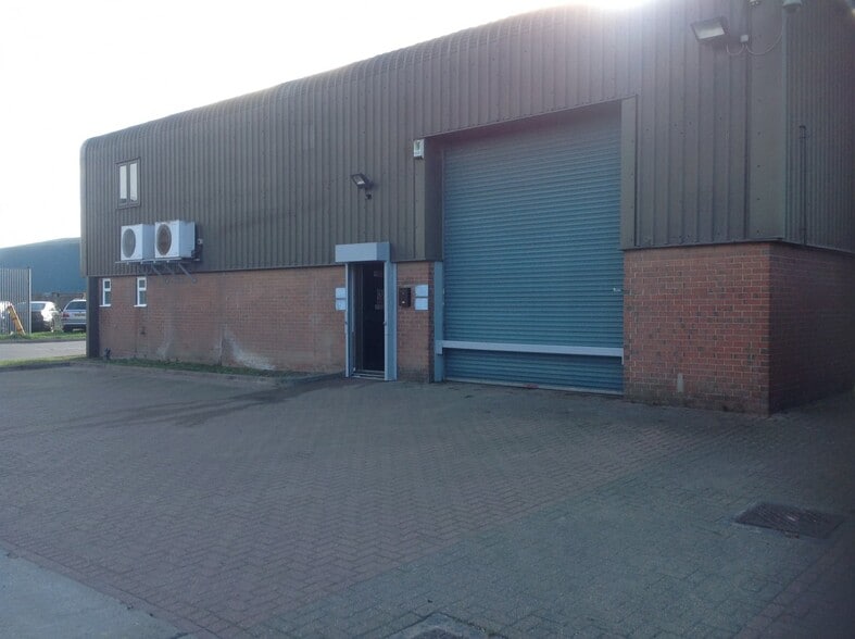 Juliet Way, South Ockendon for lease - Building Photo - Image 2 of 3