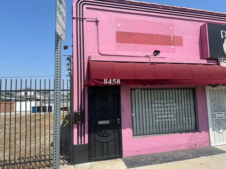 8458 Crenshaw Blvd, Inglewood, CA for lease - Building Photo - Image 1 of 2