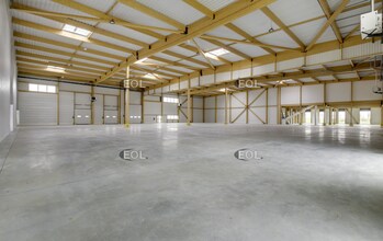 Flex in Louvres for lease Interior Photo- Image 2 of 5
