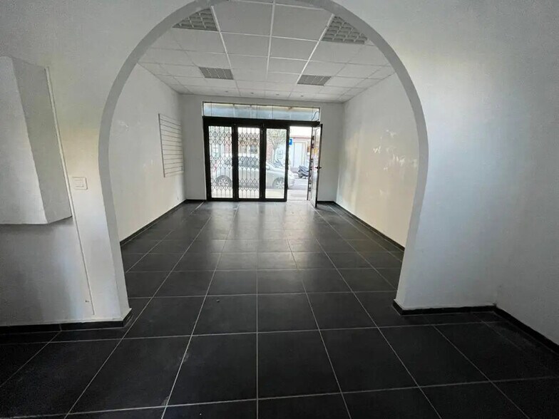 Retail in JUAN-LES-PINS for lease - Interior Photo - Image 2 of 7