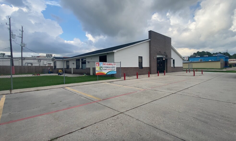 2911 Wood River Dr, Spring, TX for sale - Building Photo - Image 1 of 1